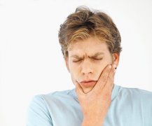 居家如何缓解牙齿酸痛？
